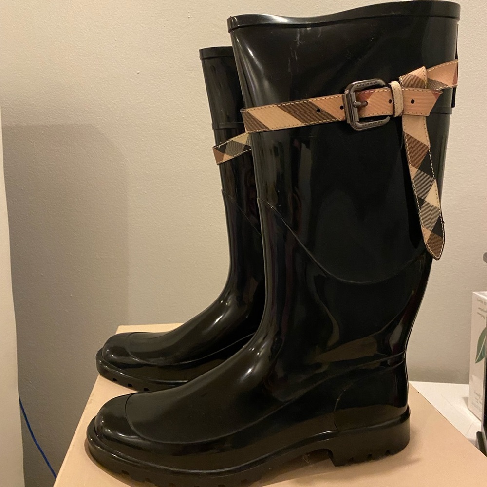 Womens Burberry Kenyon Nova Belt Rainboats EUR 40 - Picture 2 of 5